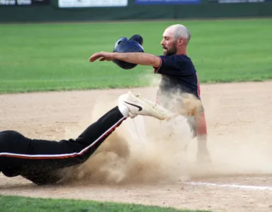 Tigers hold off Yankees, move on to state qualifier